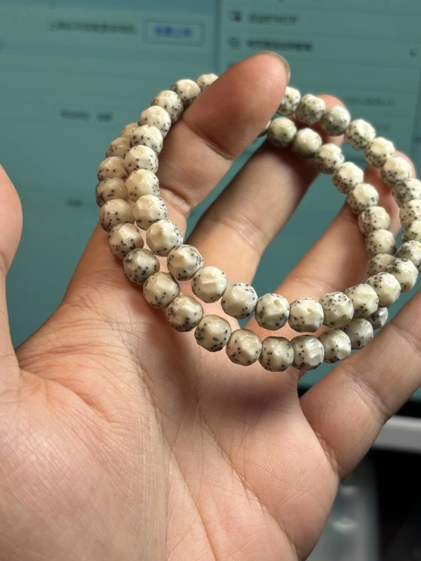 精品7.7月留白瓷白微玉化万象一代星月菩提手串A7.7WX-5