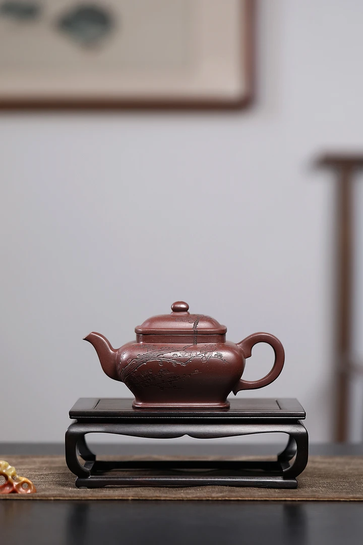 宜兴紫砂壶纯手工电窑烧制出水暴爽手工刻绘紫泥龙血砂浑方虚扁