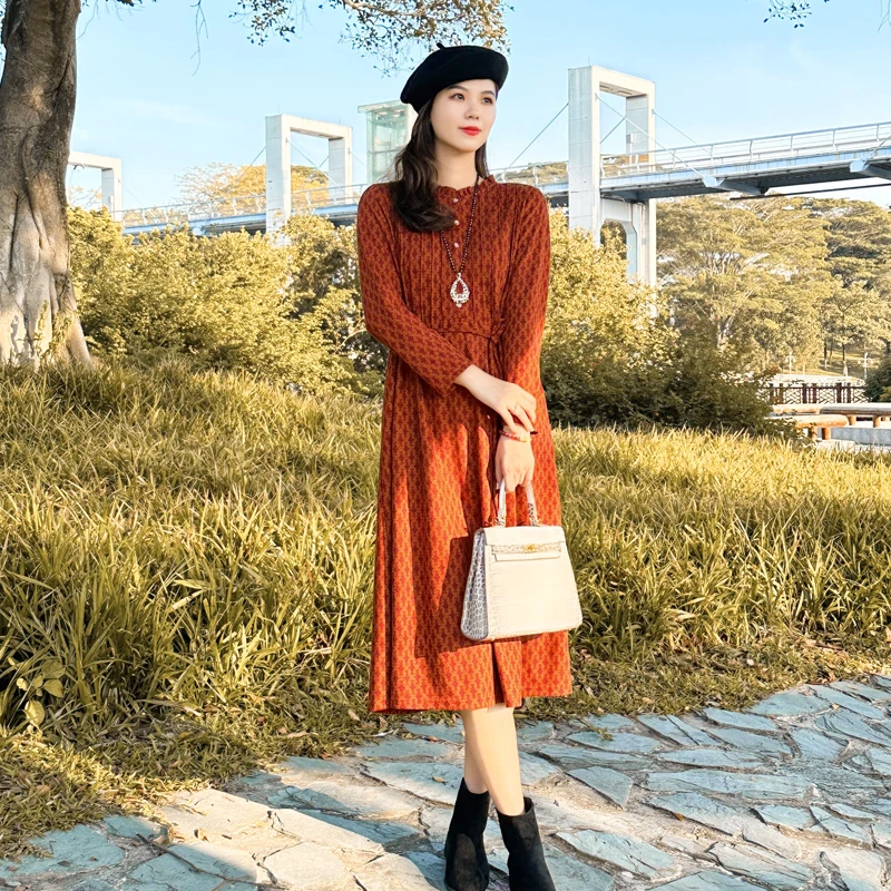 迪欧芙2024年秋冬季节时尚显瘦休闲气质长袖款连衣裙女#DLQ13648