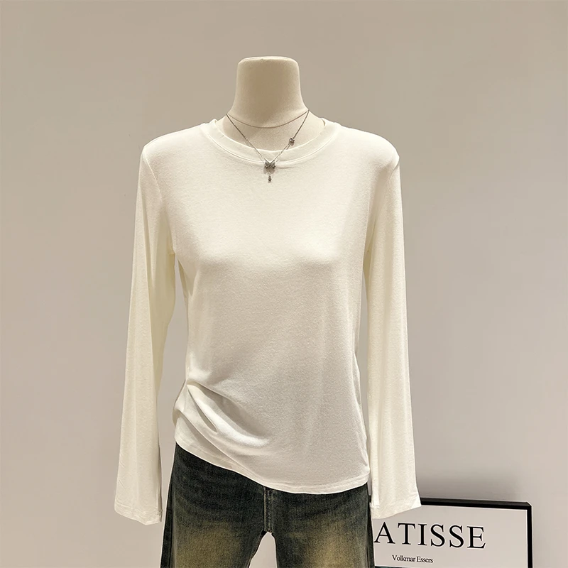 米白纯欲气质圆领软糯百搭长袖T恤女春秋时尚休闲打底衫内搭上衣