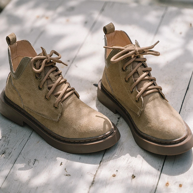 2023年旅游配裙子穿的靴子网红马丁靴女春秋英伦风薄款潮小短靴潮