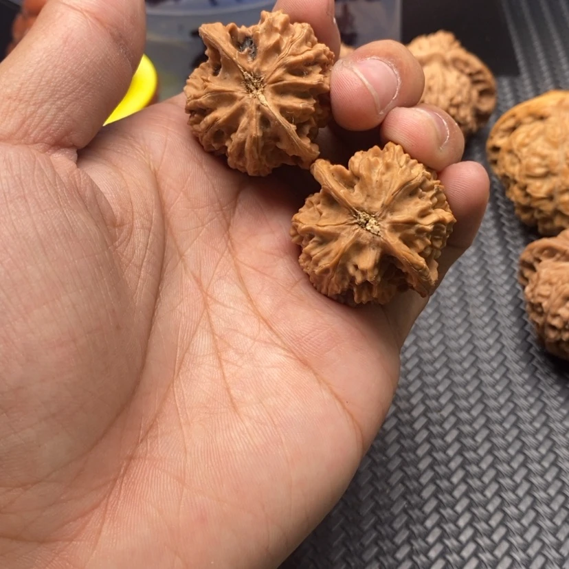 【闪购商品】文玩核桃吊坠娃*子