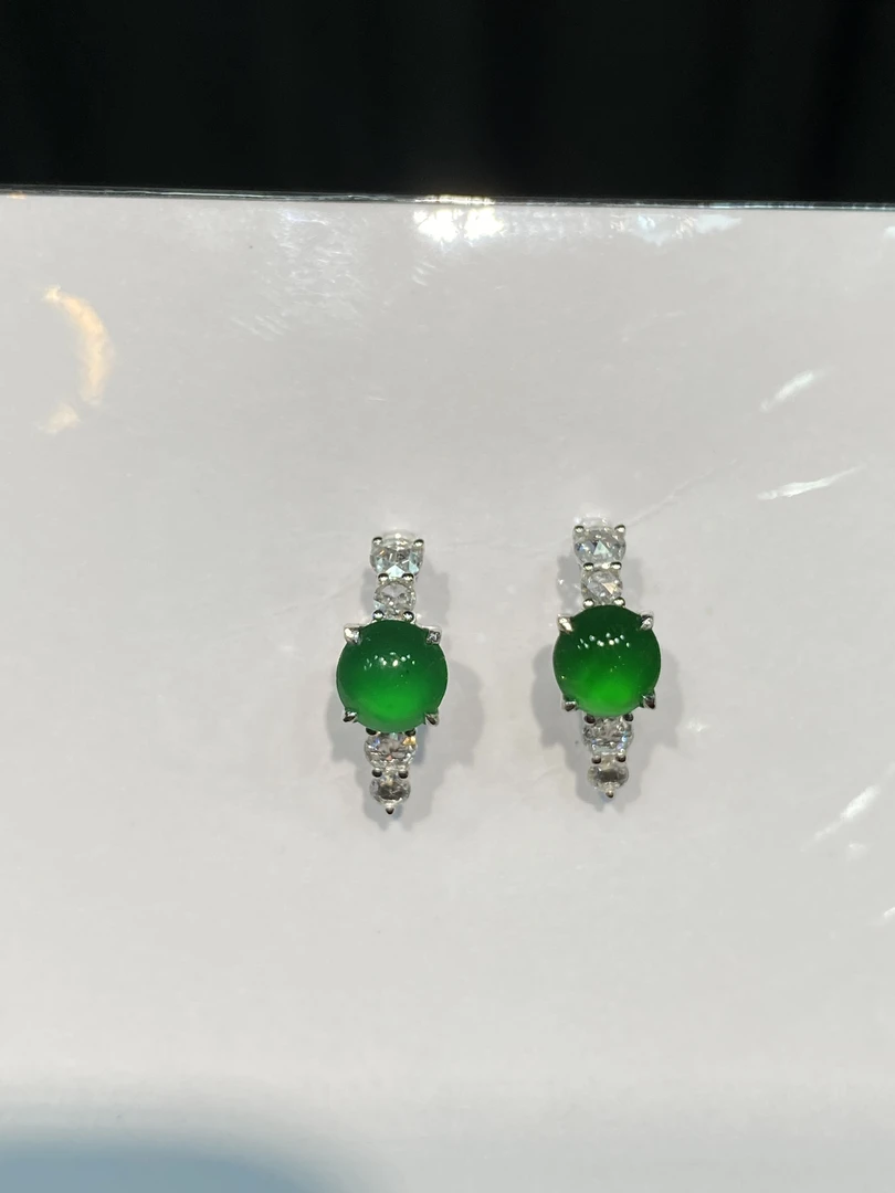 18K金天然翡翠耳饰