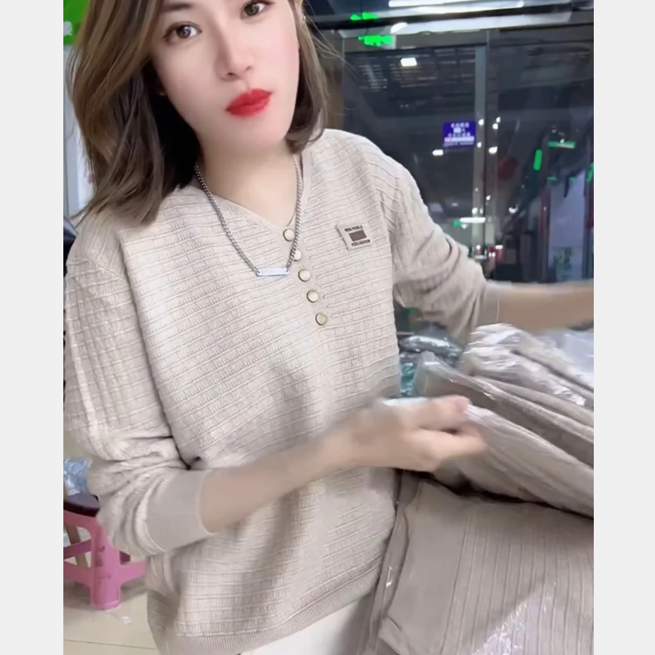 V领单排扣秋冬针织衫女宽松百搭时尚毛衣女纯色套头打底衫上衣潮