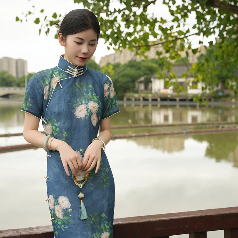 玲珑缎古法苎麻复古蓝蔷薇旗袍高端春夏新款新中式民族风显瘦倾城