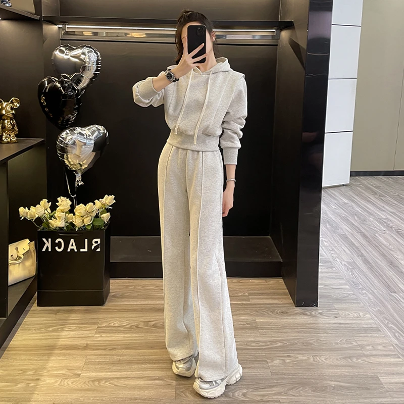 盐系休闲运动套装女秋洋气显瘦减龄短款连帽卫衣阔腿裤两件套女款