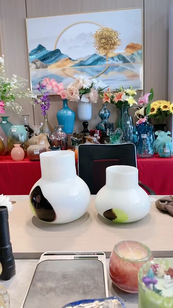 【闪购商品】微瑕琉璃花瓶（大小一对）