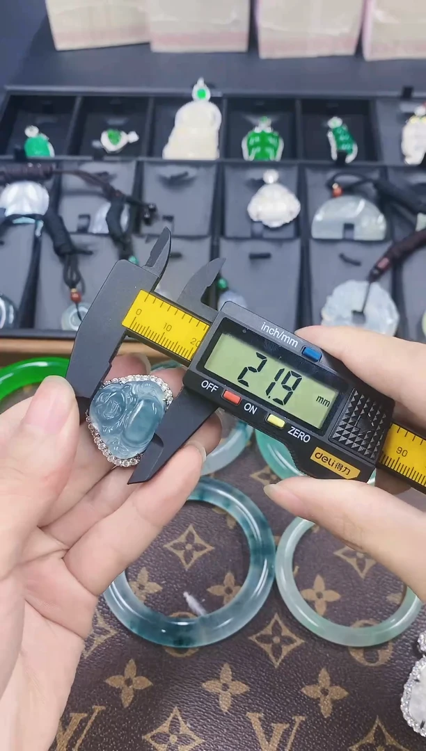【闪购商品】翡翠颈饰未镶嵌佛公