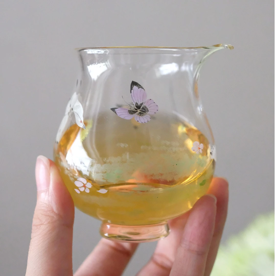 【知艺山房】<蝴蝶>手绘玻璃公道杯容量110cc（言0278）