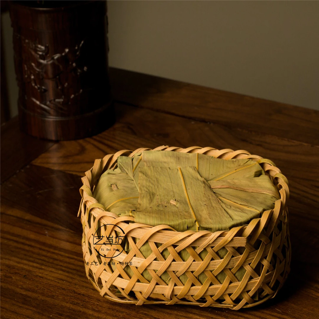 2018年贡尖艺岁坊高山生态茶孙义顺新品老六安黑茶7年陈 245g
