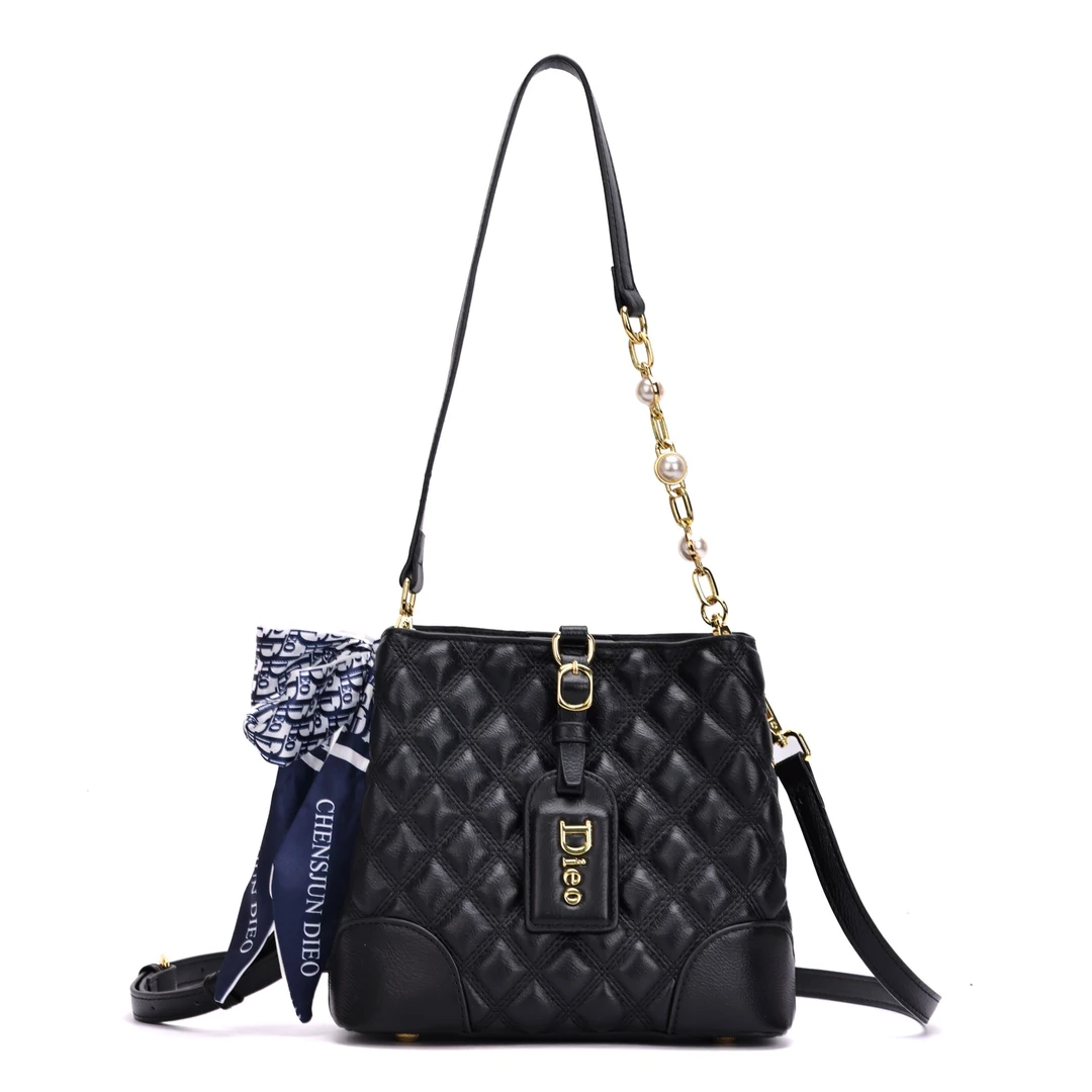 全新未使用2025新款圆桶包时尚单肩斜跨包小香风菱格包百搭女包