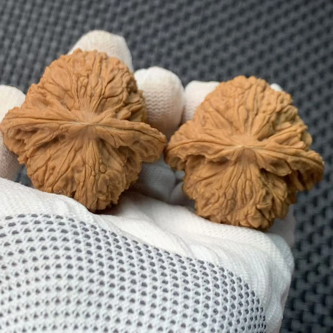 43左右南疆石文玩核桃对核桃