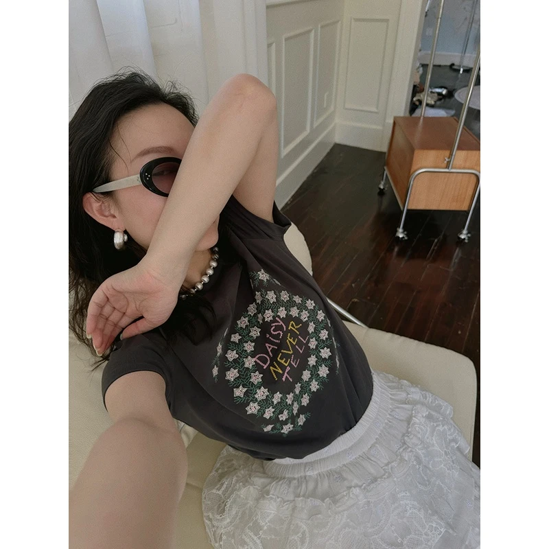 TOPCLOSET 时髦街头感 复古重工绣花图案圆领短袖t恤女夏