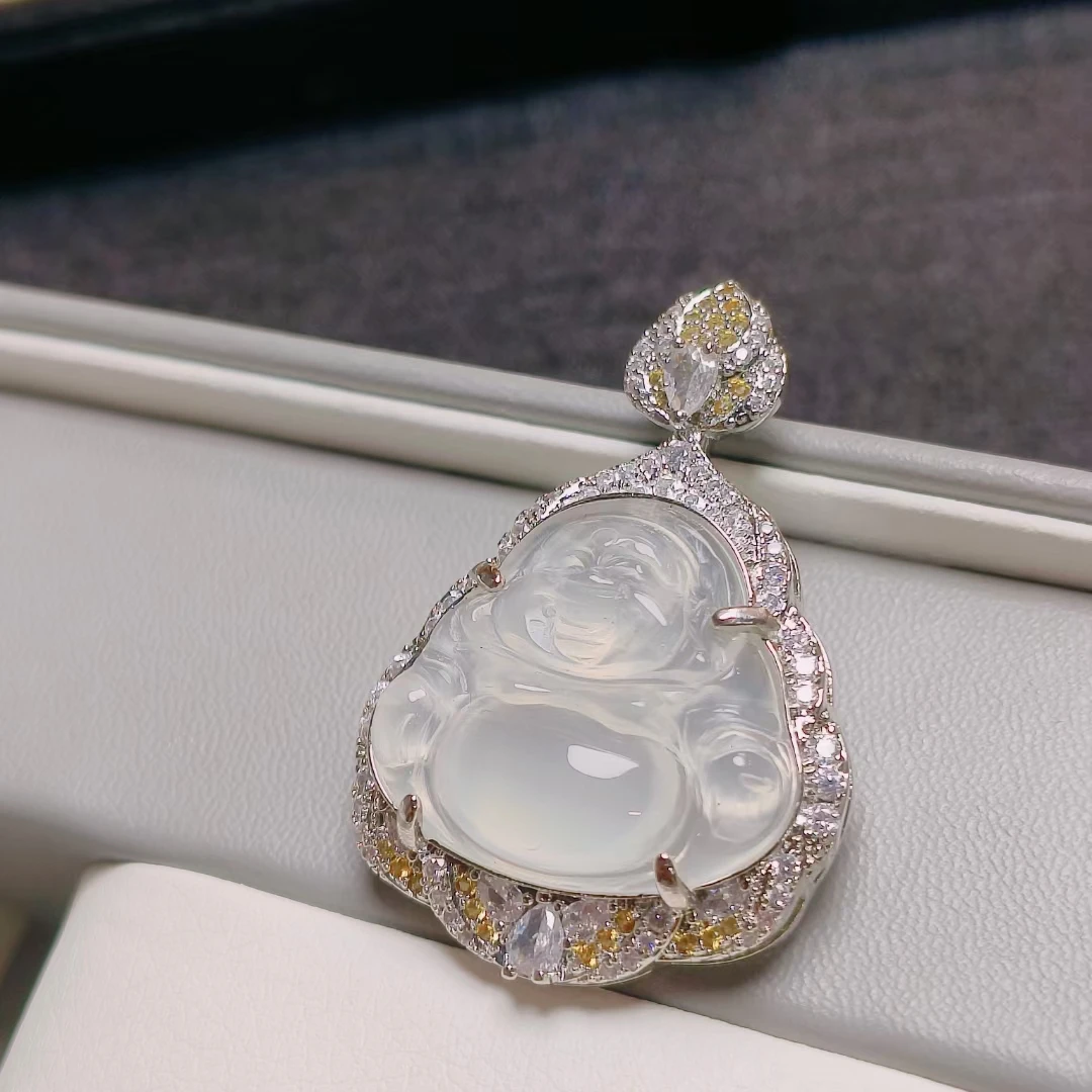 正品天然玉髓白冰色佛公吊坠