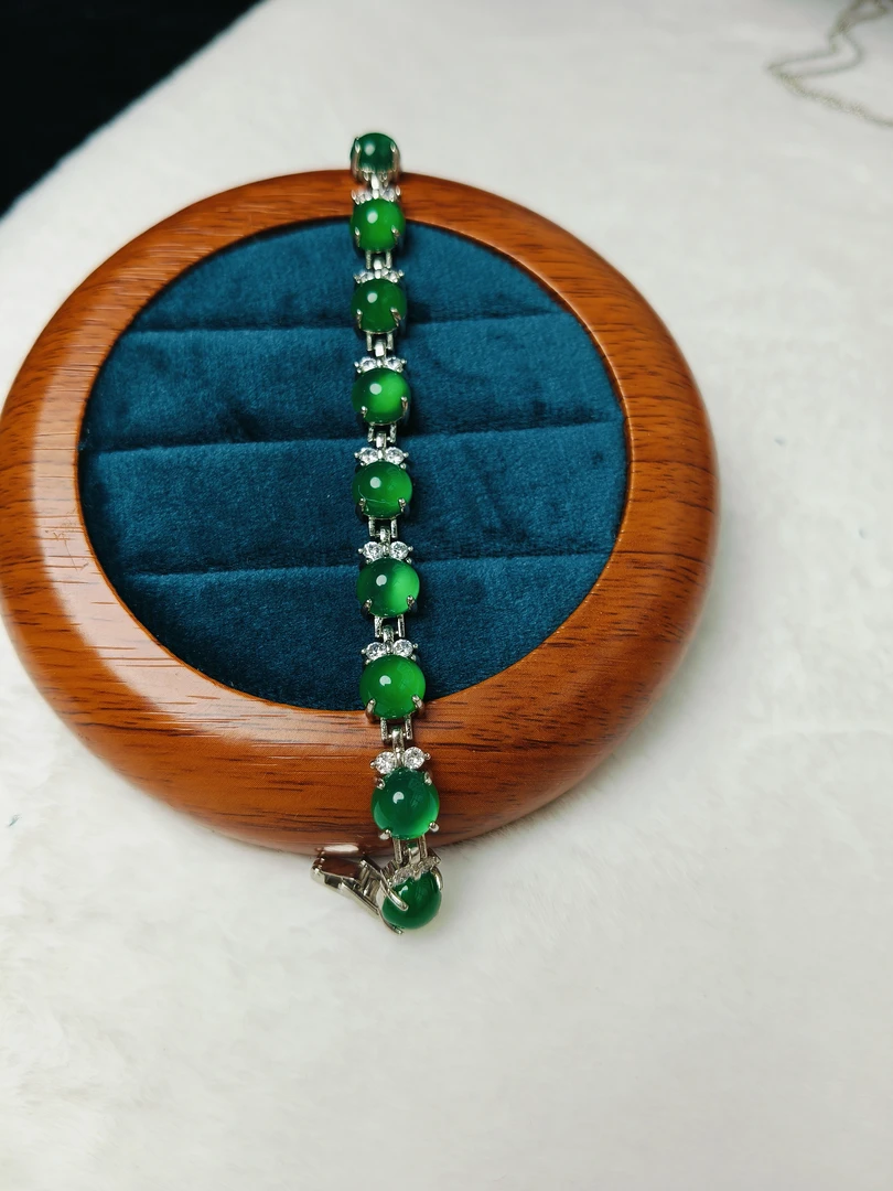 正品天然满绿色玉髓精致百搭款手链