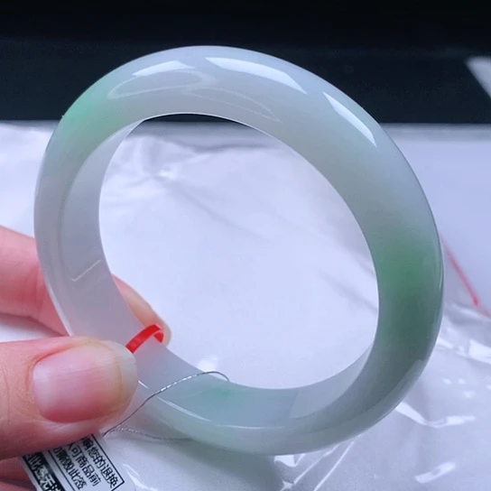翡翠手镯未镶嵌58圈
