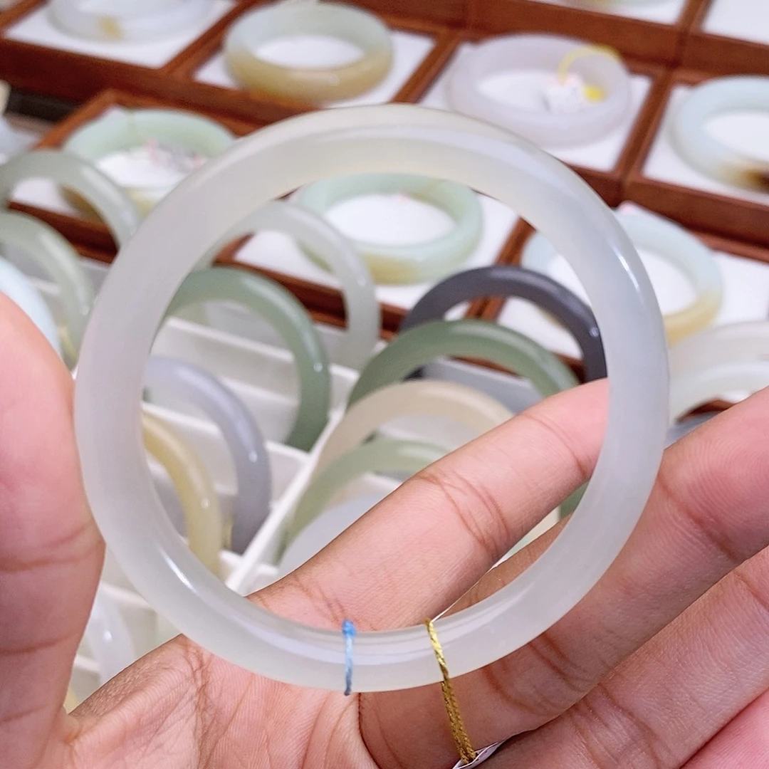 和田玉手镯未镶嵌51.6