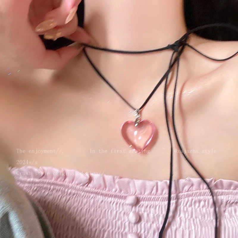 非金属布艺项链  甜酷炫彩爱心长款吊坠项链女2025新高级感卫衣链