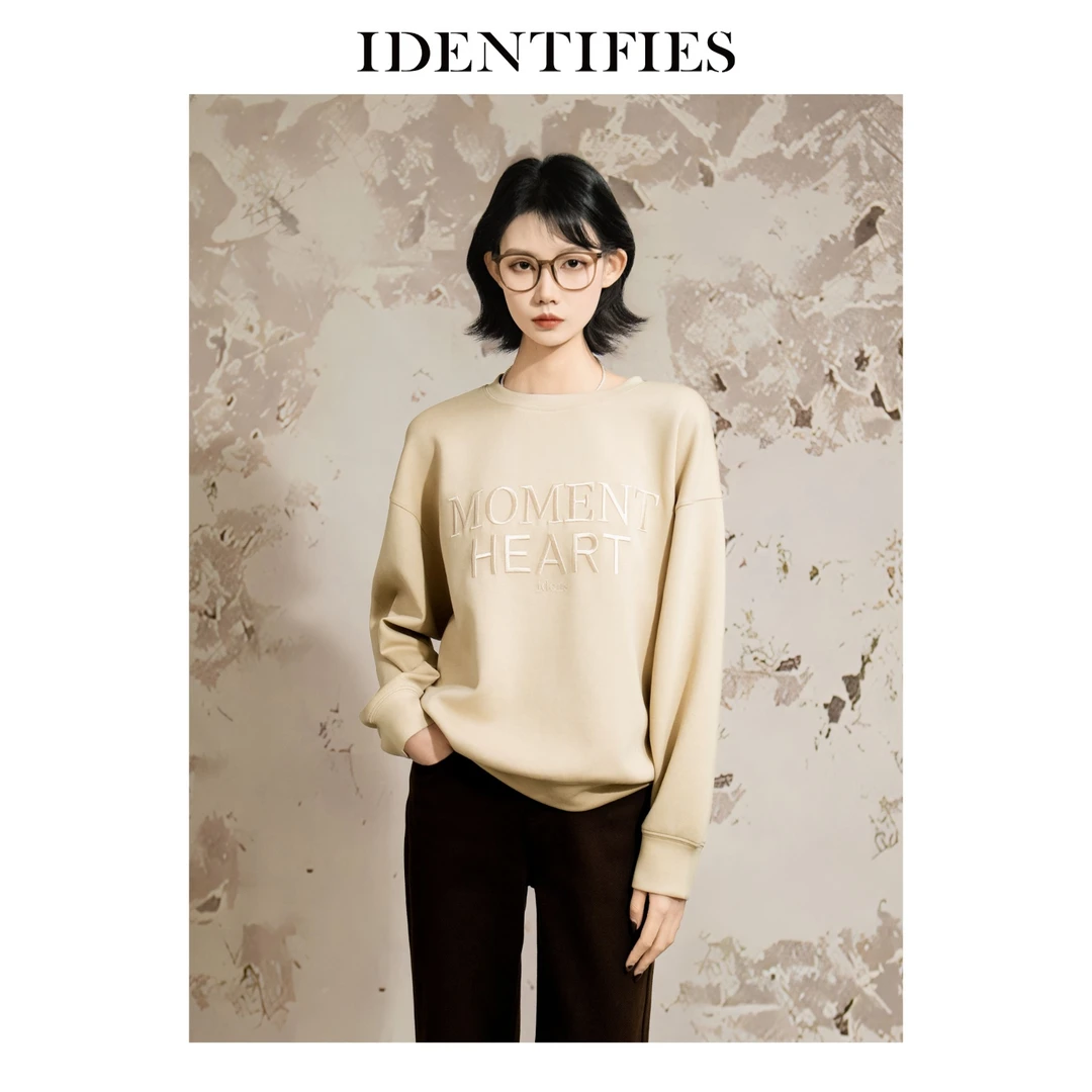 IDENTIFIES/易缔媤刺绣字母圆领套头卫衣休闲百搭上衣D33557