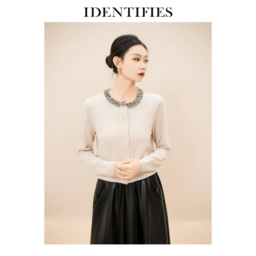 IDENTIFIES/易缔媤针织小香风气质长袖短款羊绒圆领秋冬季D73403
