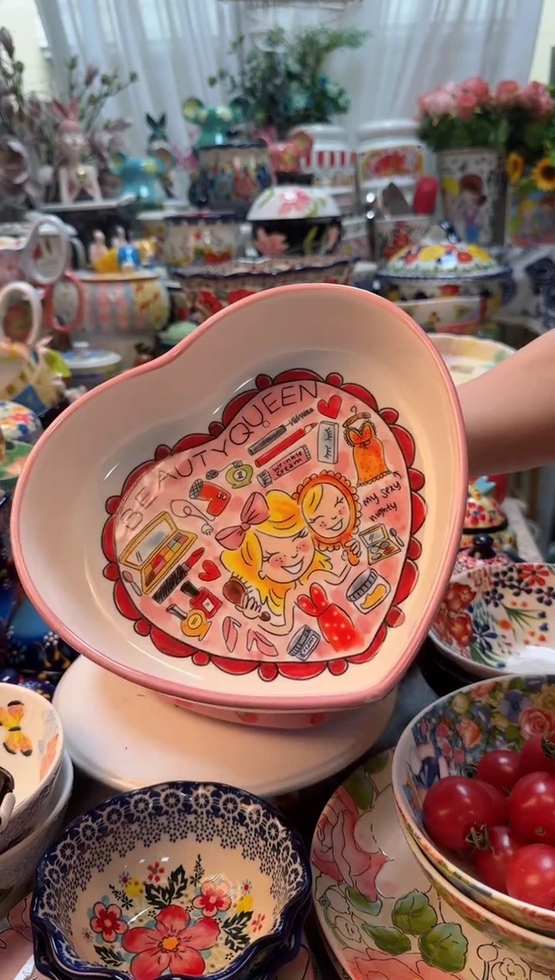 【闪购商品】瓷片8英寸粉波点镜子女孩心形盘一只