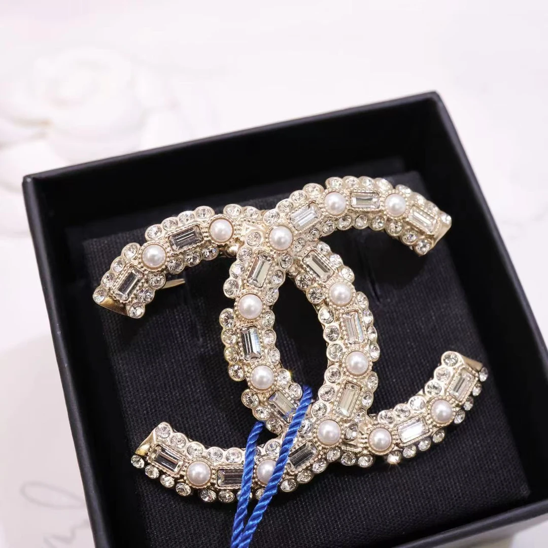 未使用 Chanel/香奈儿 22新款珍珠镶钻中号胸针03752