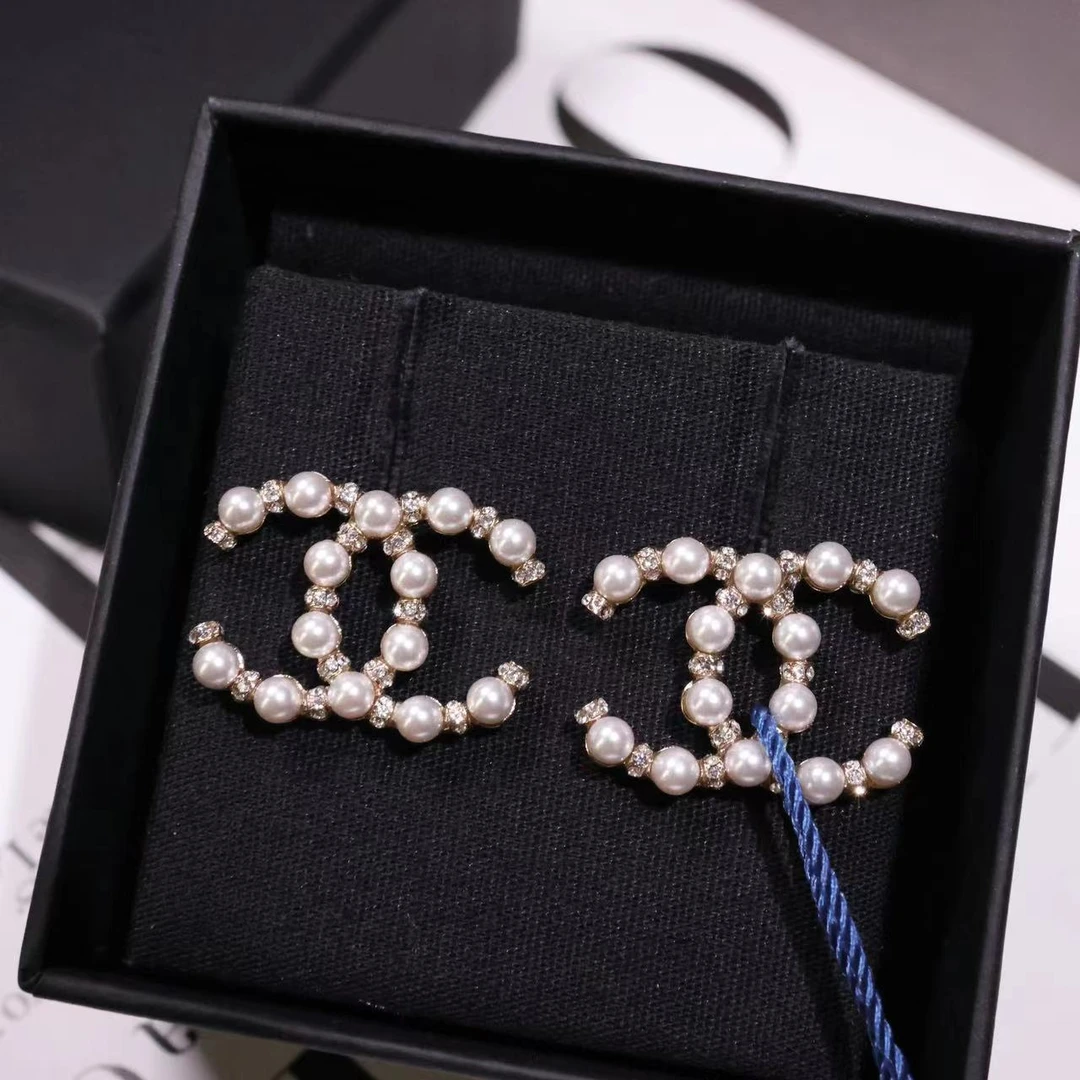 全新未使用 Chanel/香奈儿 金色珍珠拼钻中号双C耳钉 耳环 05675