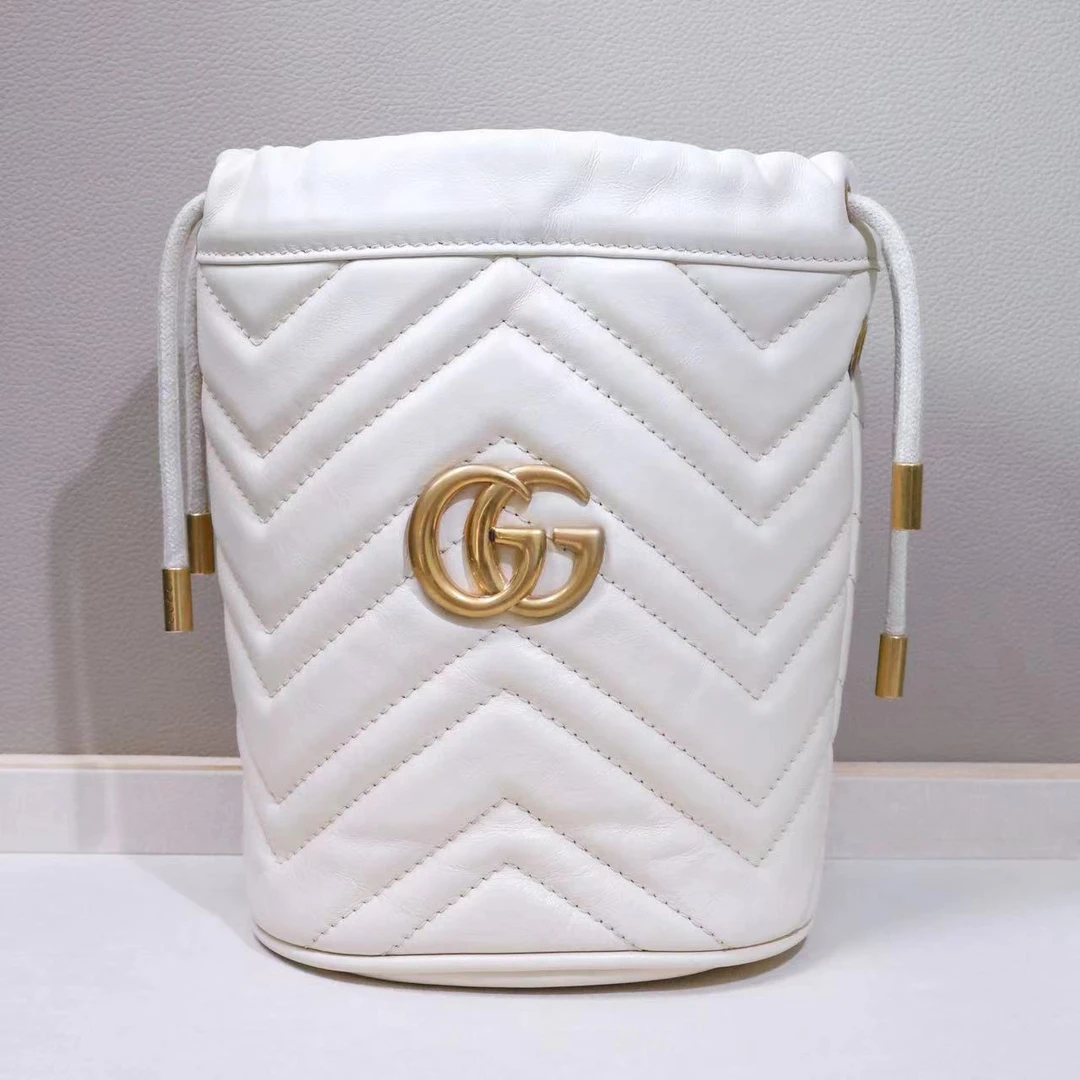 99新 GUCCI/古驰 双GMarmont白色迷你抽绳水桶包 单肩包 40743