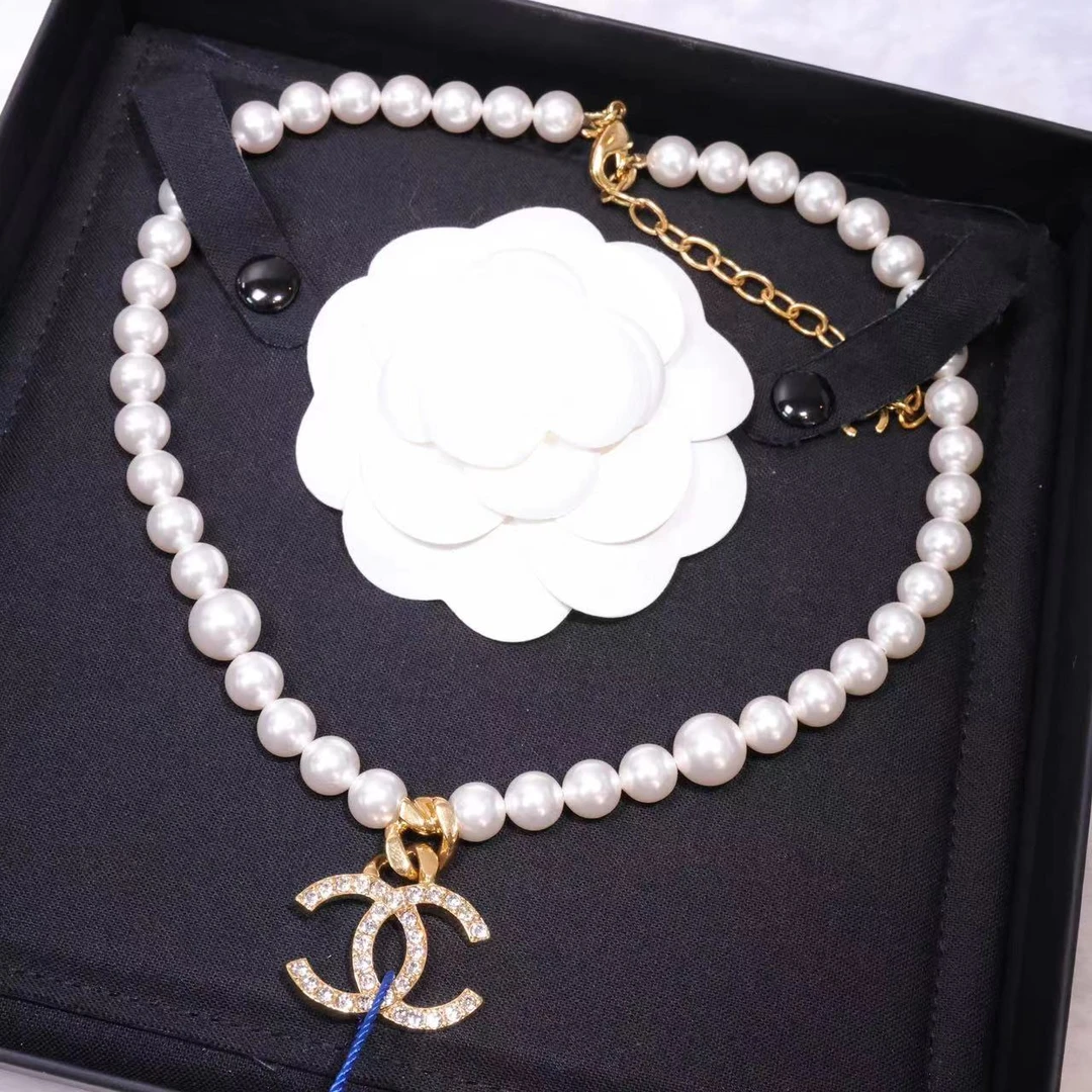 全新未使用 Chanel/香奈儿 金色满钻双C珍珠项链 05778