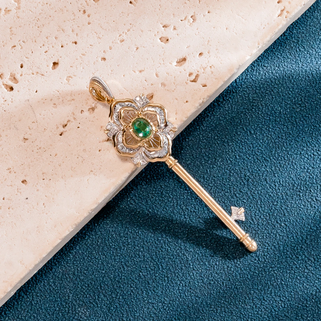 【奢小姐珠宝】18K金“比弗利晚宴”祖母绿钻石吊坠-KWC337