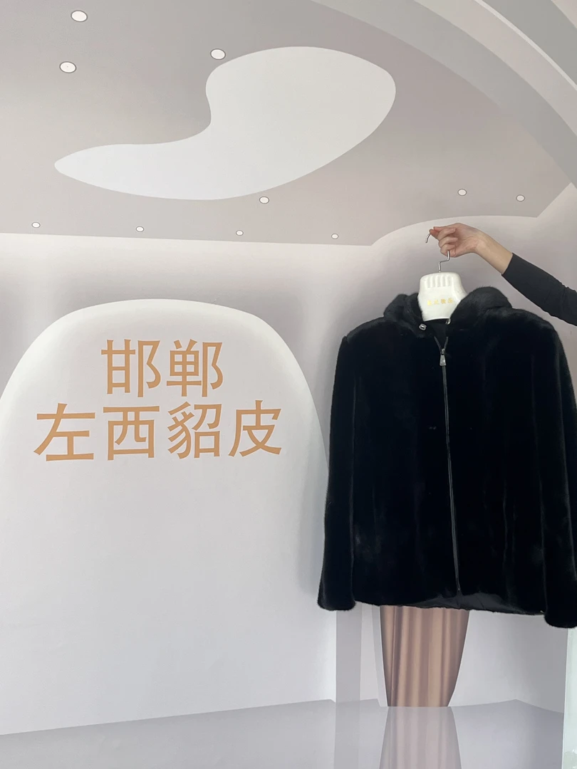 黑色男款宝嘉美拉链款加厚外套