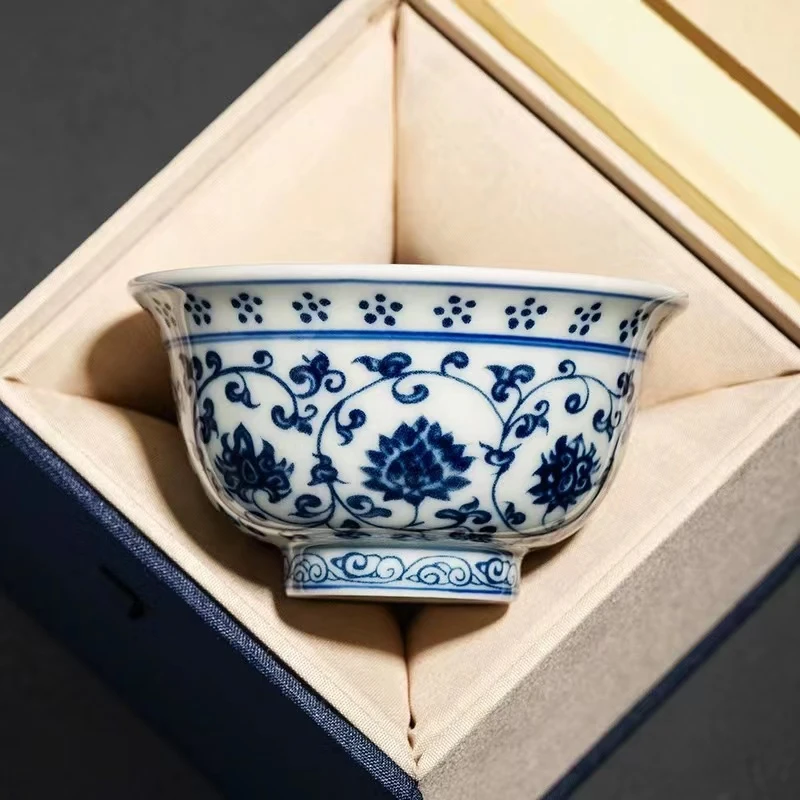 珍佰一品柴窑精品永乐《压手杯》缠枝莲纹，礼赠好物，收藏级主人杯！