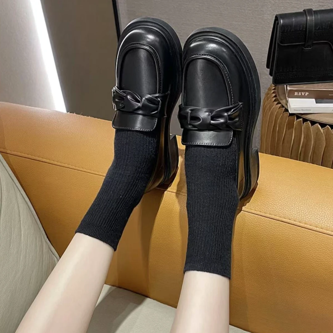 95566  冬季新款时尚复古英伦风软底学院厚底乐福鞋