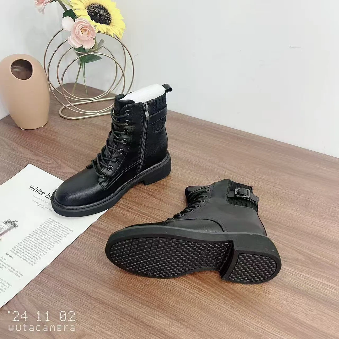 新款时尚短靴女秋冬平底百搭加绒马丁靴70192