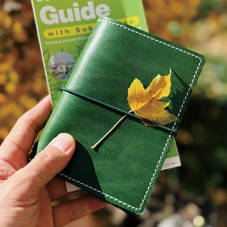 护照夹头层牛皮保护套油蜡皮真皮手账本简约便携护照本收纳