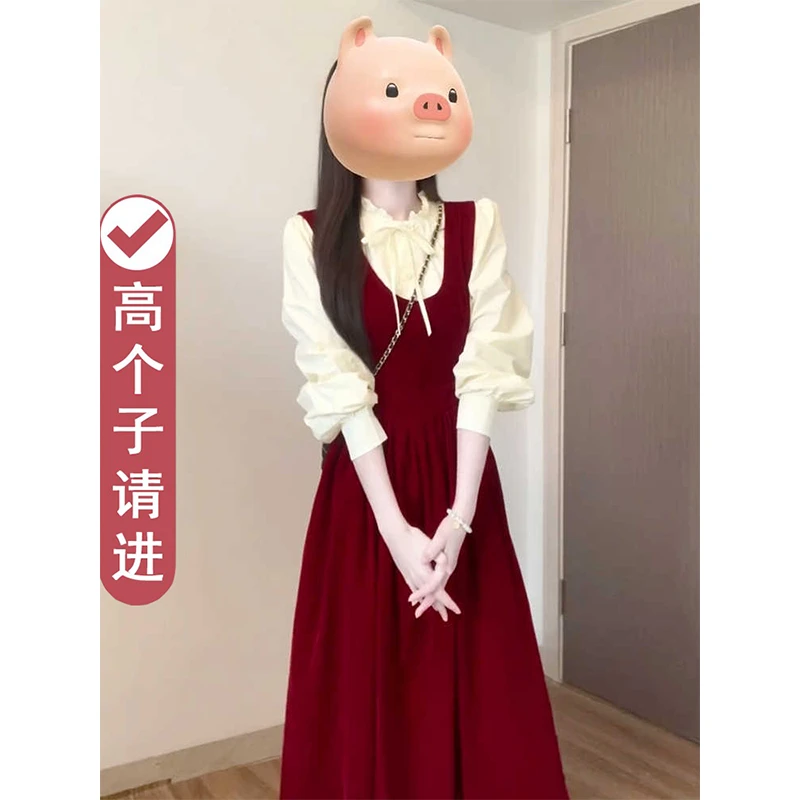 女装洋气时髦气质韩系穿搭红色背带连衣裙新款春季法式套装长裙子