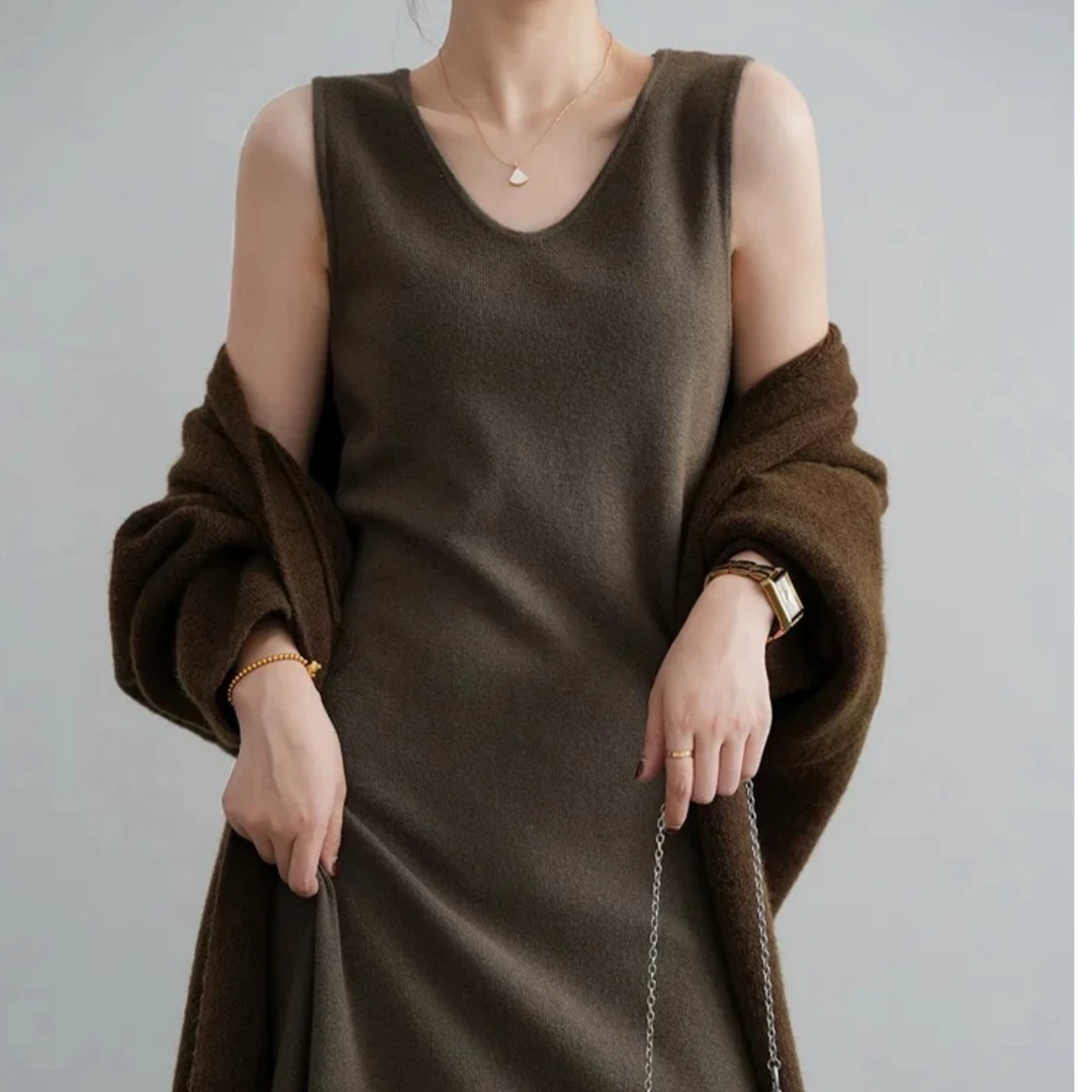 2024秋冬新款针织背心裙女简约气质显瘦无袖连衣裙长款过膝毛衣裙