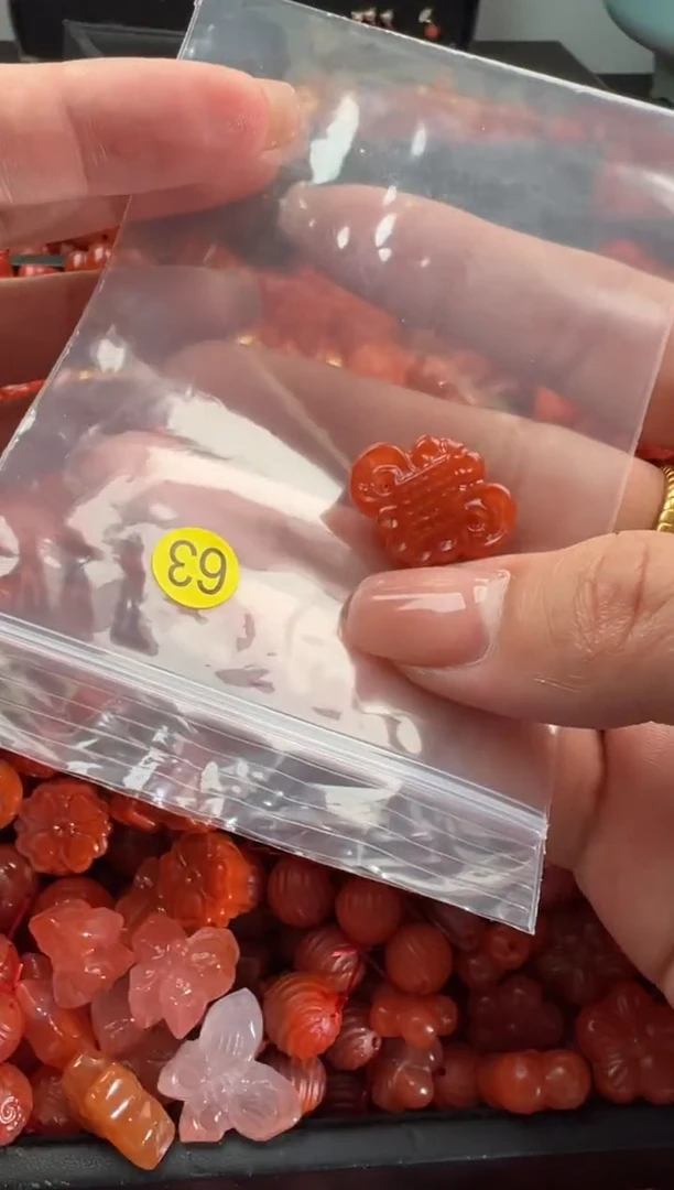 【闪购商品】南红玛瑙颈饰未镶嵌1