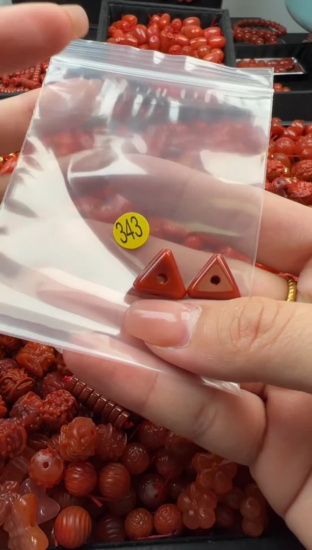 【闪购商品】南红玛瑙颈饰未镶嵌1