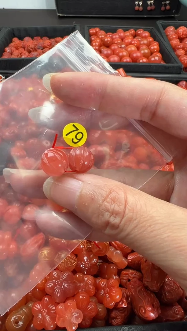 【闪购商品】南红玛瑙颈饰未镶嵌1