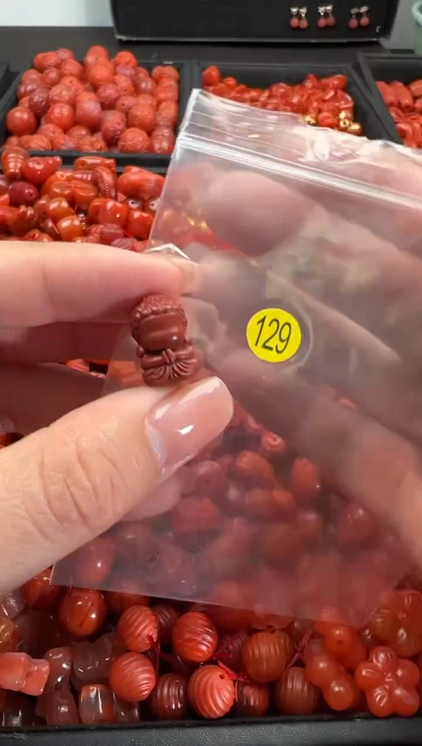 【闪购商品】南红玛瑙颈饰未镶嵌1