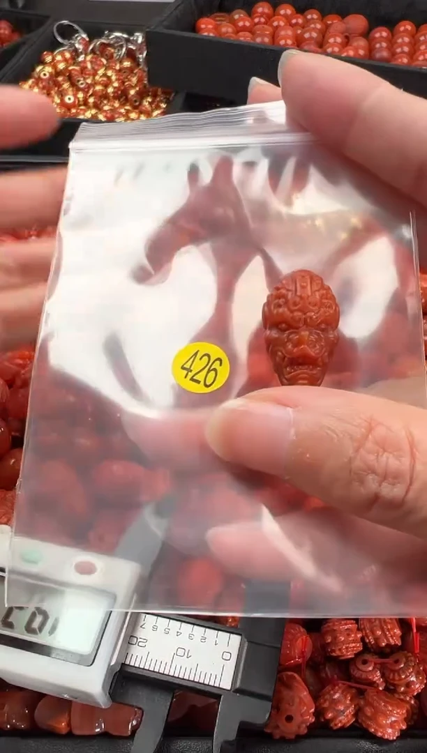 【闪购商品】南红玛瑙颈饰未镶嵌1