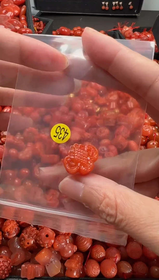 【闪购商品】南红玛瑙颈饰未镶嵌1