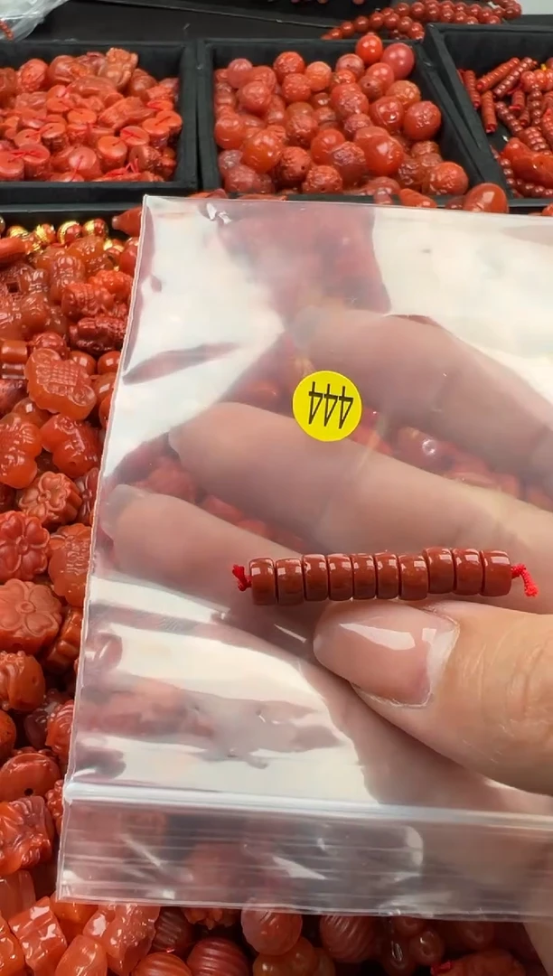 【闪购商品】南红玛瑙颈饰未镶嵌1