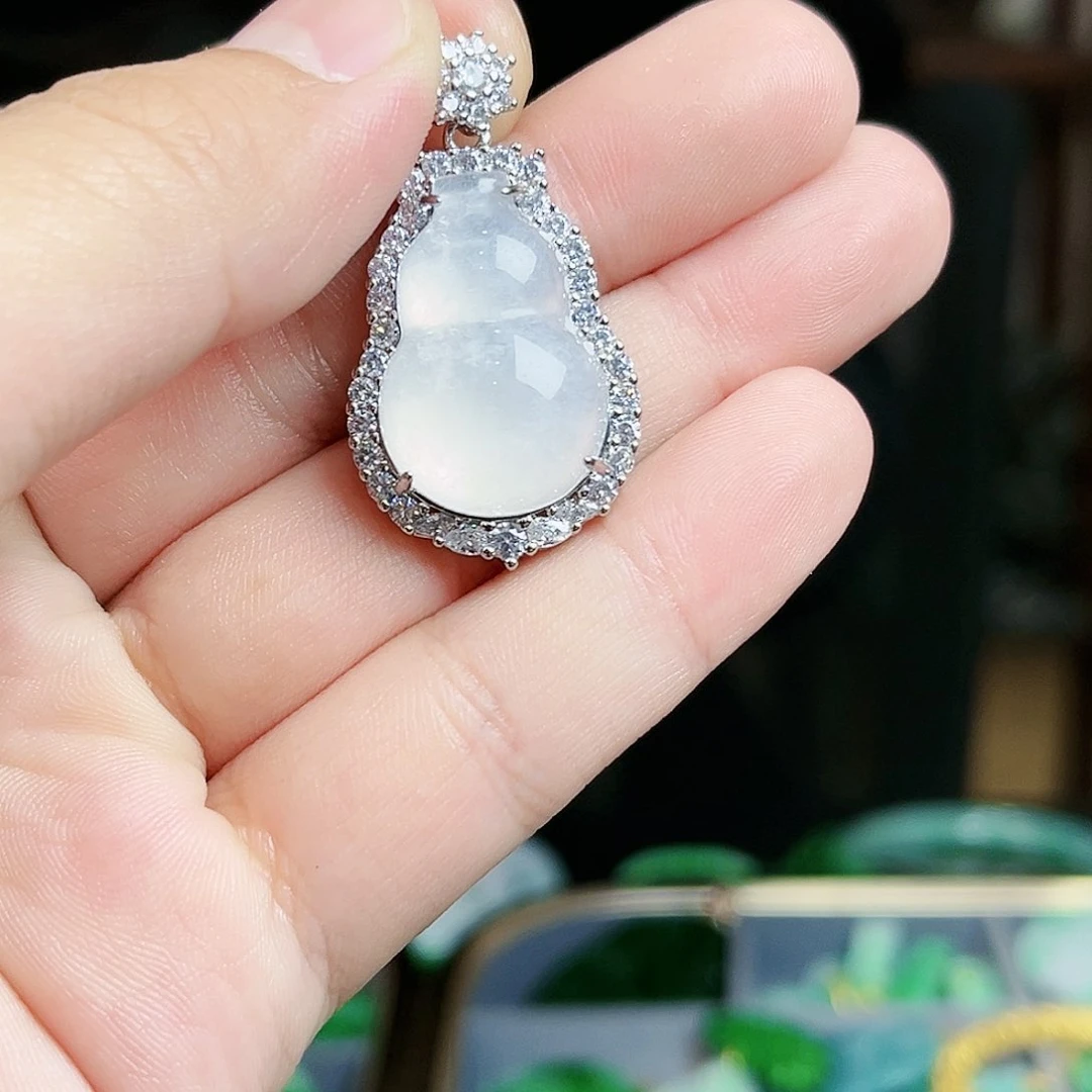 翡翠颈饰未镶嵌吊坠