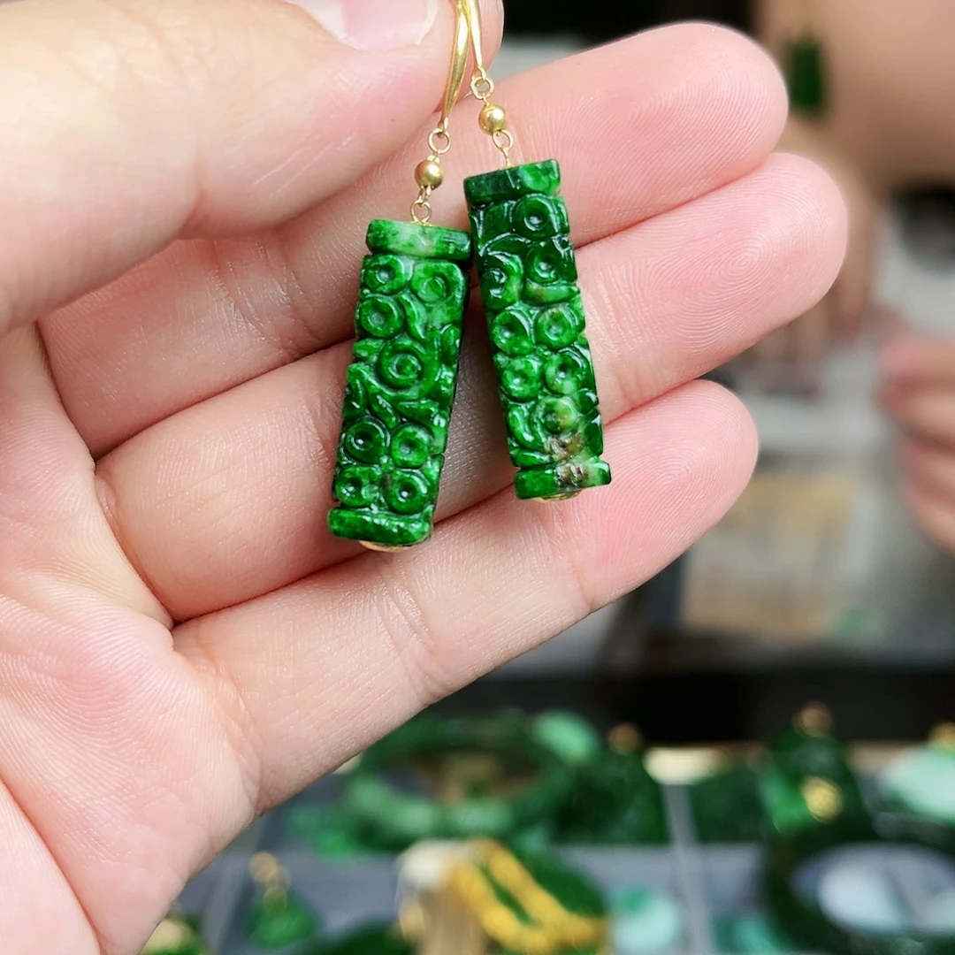 翡翠颈饰18K金镶嵌耳饰