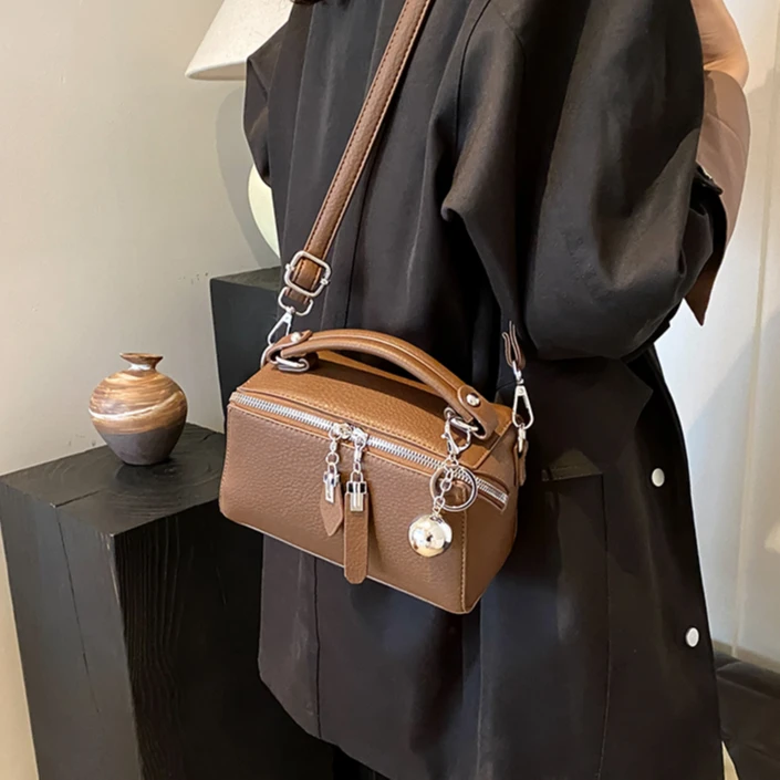 韩版时尚秋冬手提小方包女2024新款百搭单肩斜挎包气质通勤盒子包