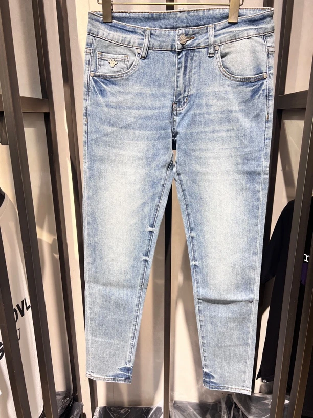 时尚蓝色水洗薄款牛仔裤男士字母印花百搭