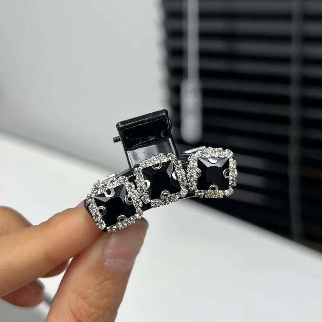 黑曜石轻奢水钻高马尾小抓夹樱桃发夹刘海发抓侧边夹8057（单只）