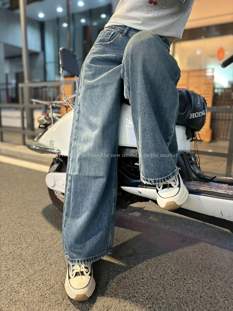 【199】96代宝宝MWMA超火爆安格拉红皮牌窄版阔腿牛仔裤~